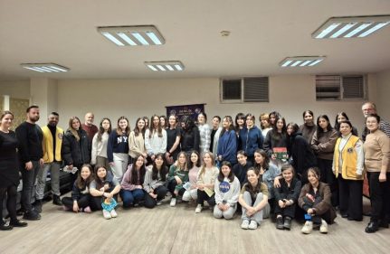 GEMLİK LİONS KULÜBÜ’NDEN KIR ÇİÇEKLERİNE ANLAMLI ETKİNLİK