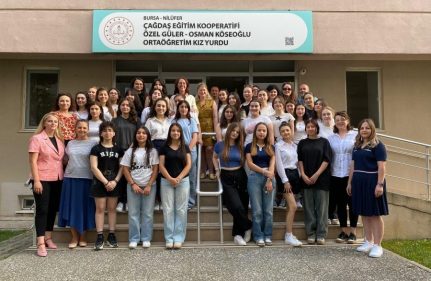 KIR ÇİÇEKLERİ MENTORLUK PROGRAMI BAŞARIYLA TAMAMLANDI