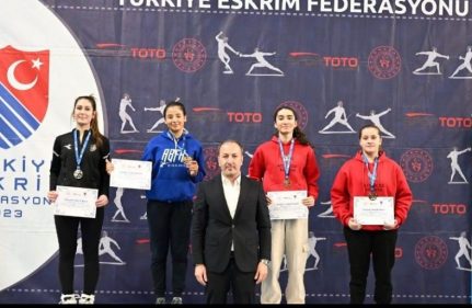 ELVİN GÜLIŞIK TÜRKİYE ŞAMPİYONU OLDU