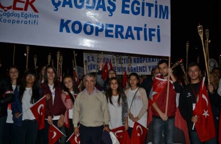 CUMHURİYET YÜRÜYÜŞÜ...
